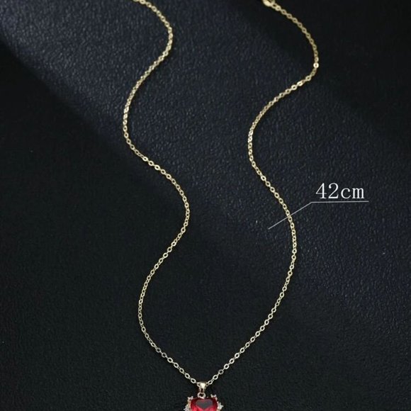 Rhinestone Heart pendant necklace - Picture 3 of 3